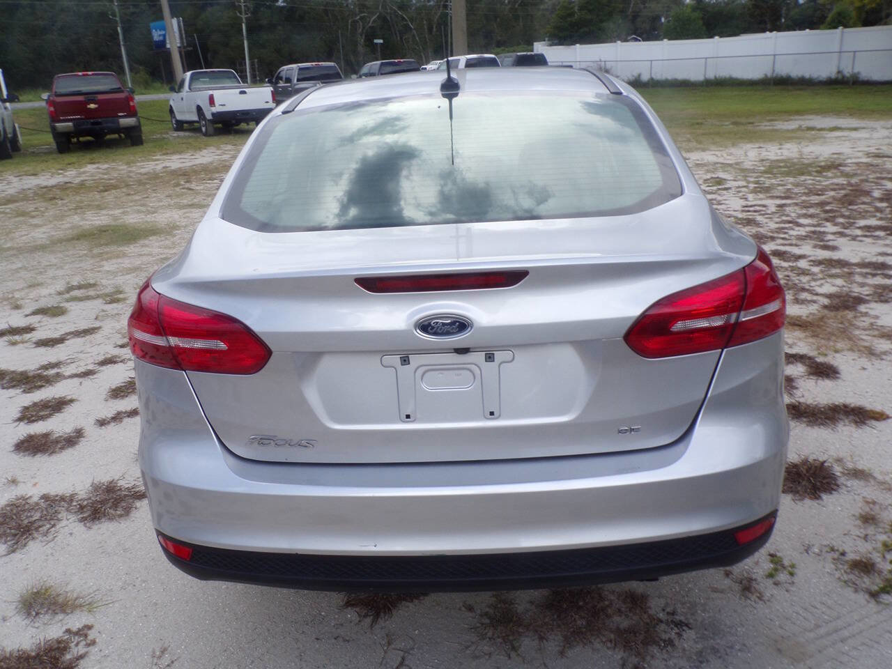 Used 2018 Ford Focus SE image 5