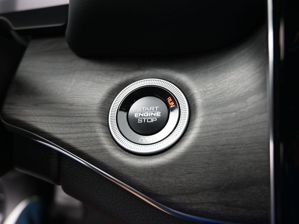 Used 2024 Jeep Grand Cherokee Overland w/ Luxury Tech Group IV image 29