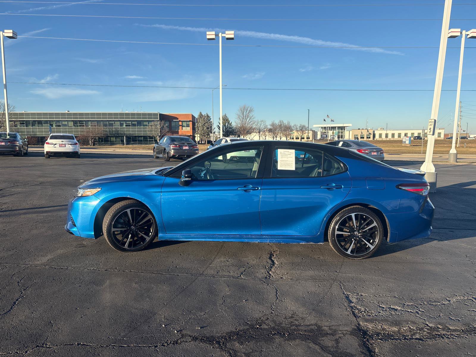 Used 2018 Toyota Camry XSE image 4