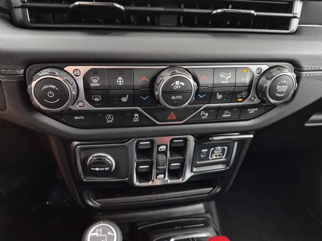New 2026 Jeep Wrangler Unlimited Sahara AWD/4WD image 27