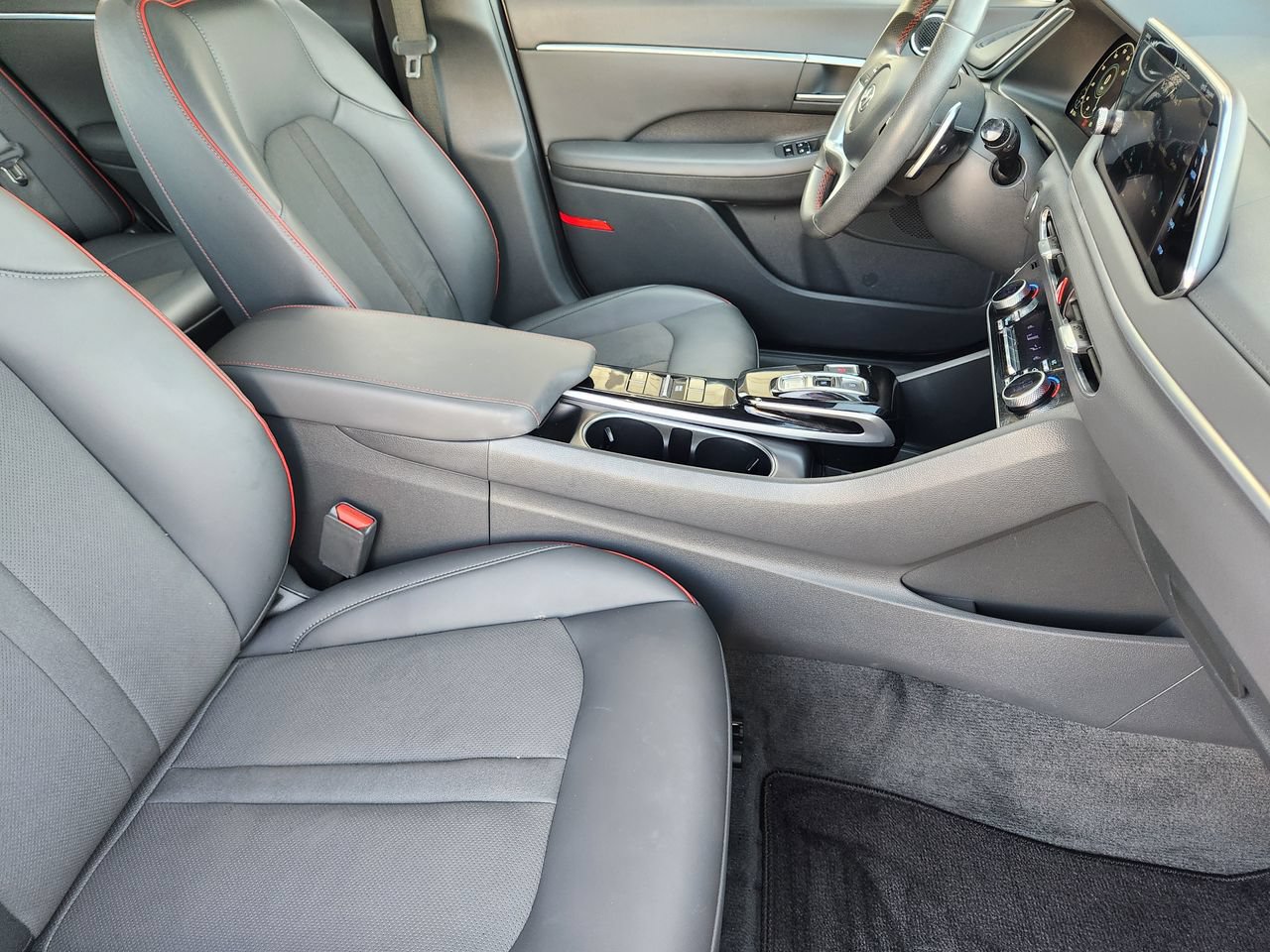 Used 2023 Hyundai Sonata SEL Plus w/ Preferred Accessory Package FWD image 13