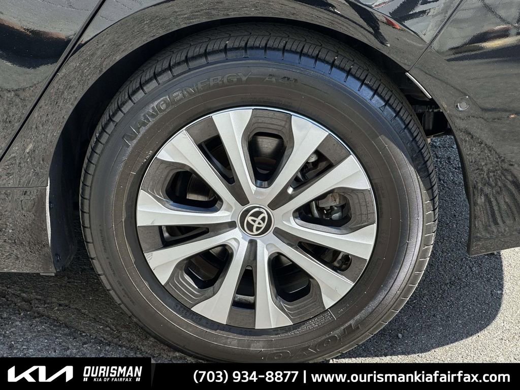 Used 2022 Toyota Prius XLE image 30