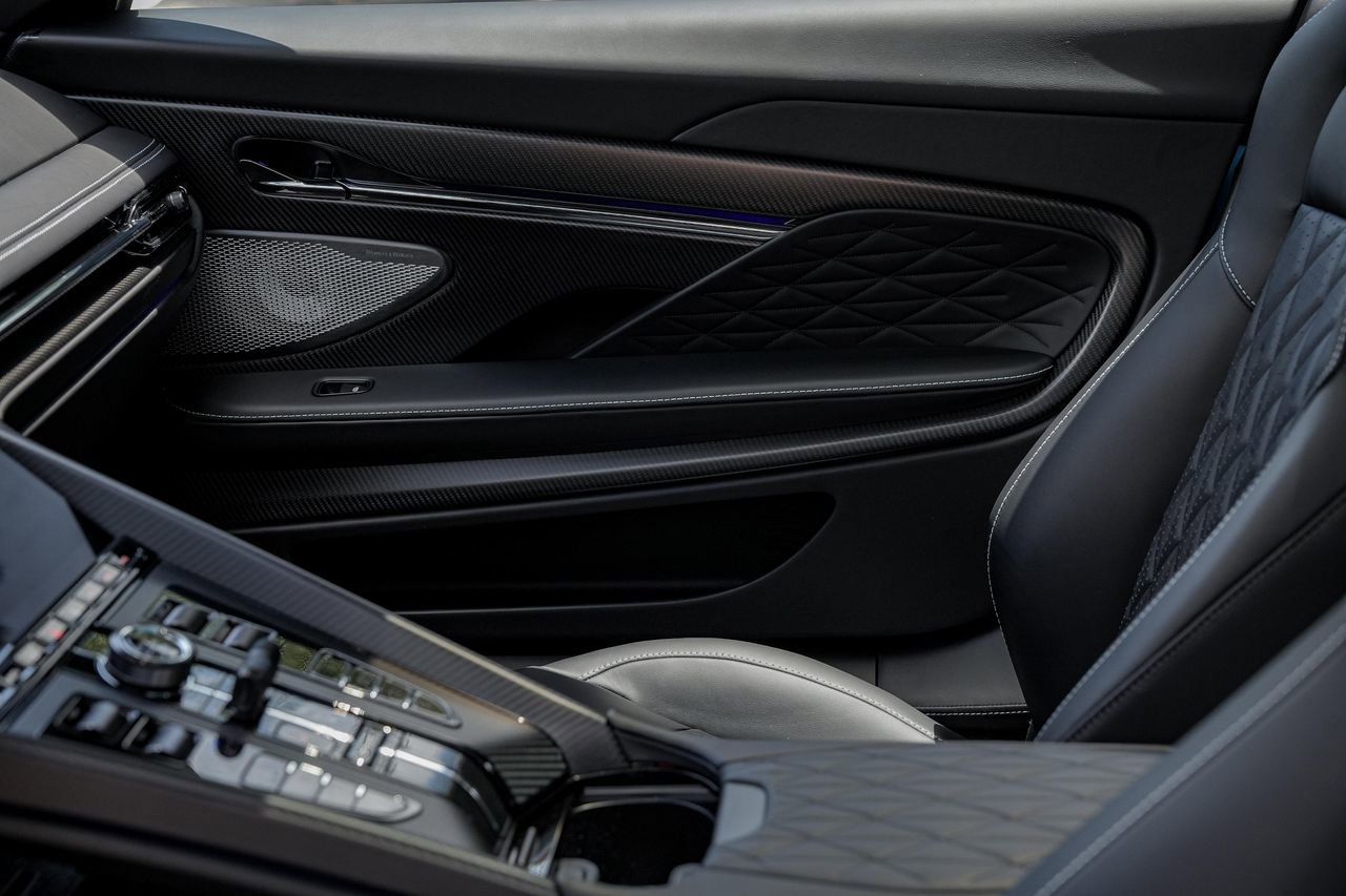 New 2025 Aston Martin DB12 Coupe image 25