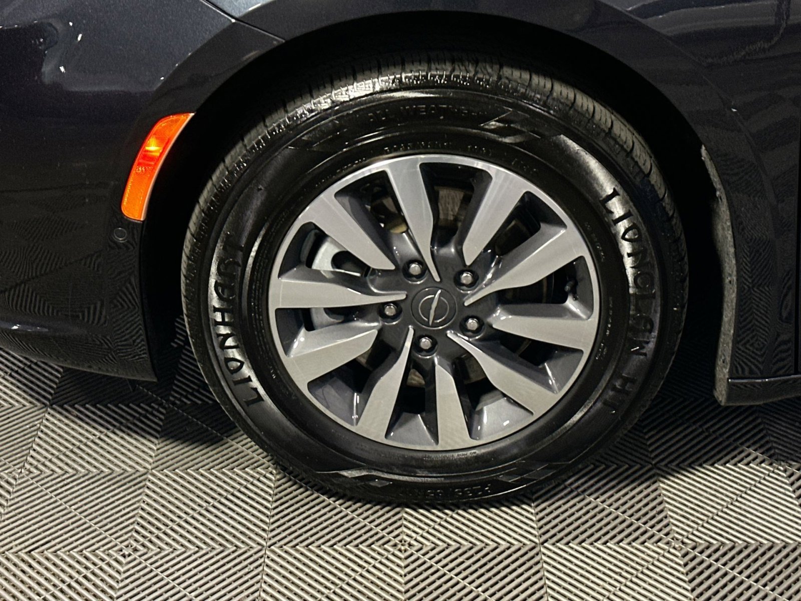 Used 2021 Chrysler Pacifica Touring-L image 12