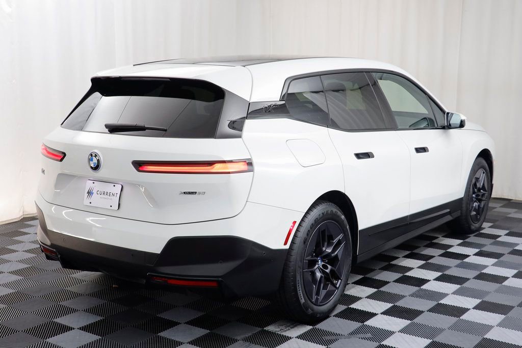 Used 2025 BMW iX xDrive50 image 19
