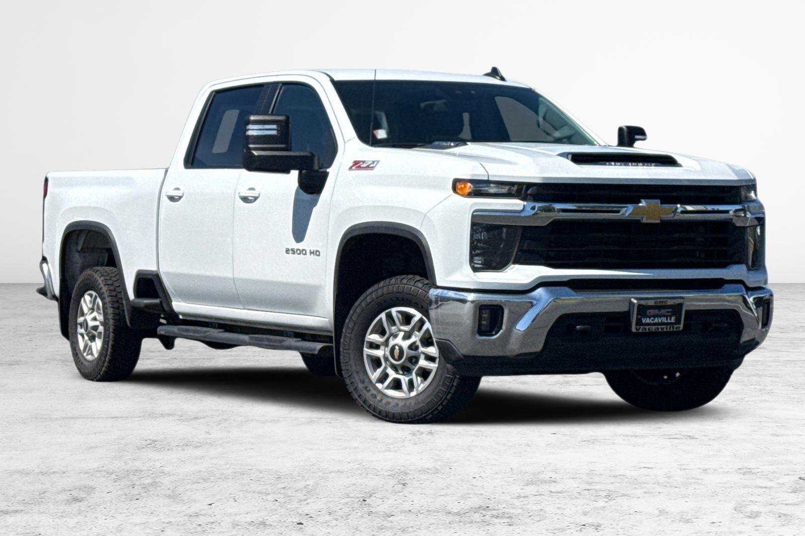 Used 2024 Chevrolet Silverado 2500 LT w/ Convenience Package image 2