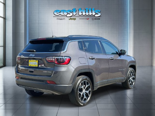 Certified 2024 Jeep Compass Limited w/ Sun and Sound Group AWD/4WD image 3