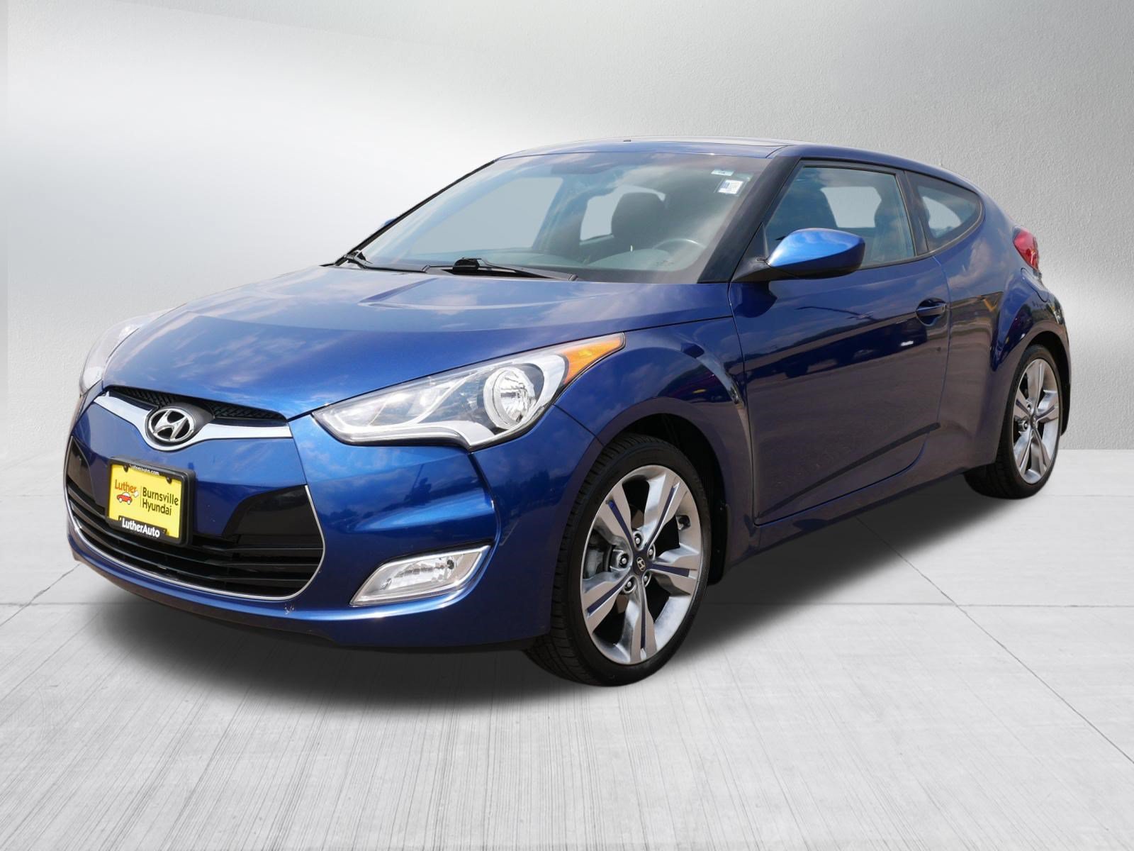 Used 2017 Hyundai Veloster Value Edition FWD image 3