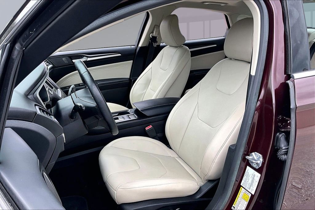 Used 2017 Ford Fusion Energi Titanium image 21