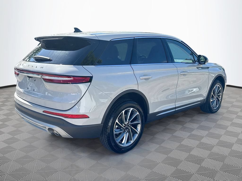 Used 2024 Lincoln Corsair AWD w/ Equipment Group 101A image 6