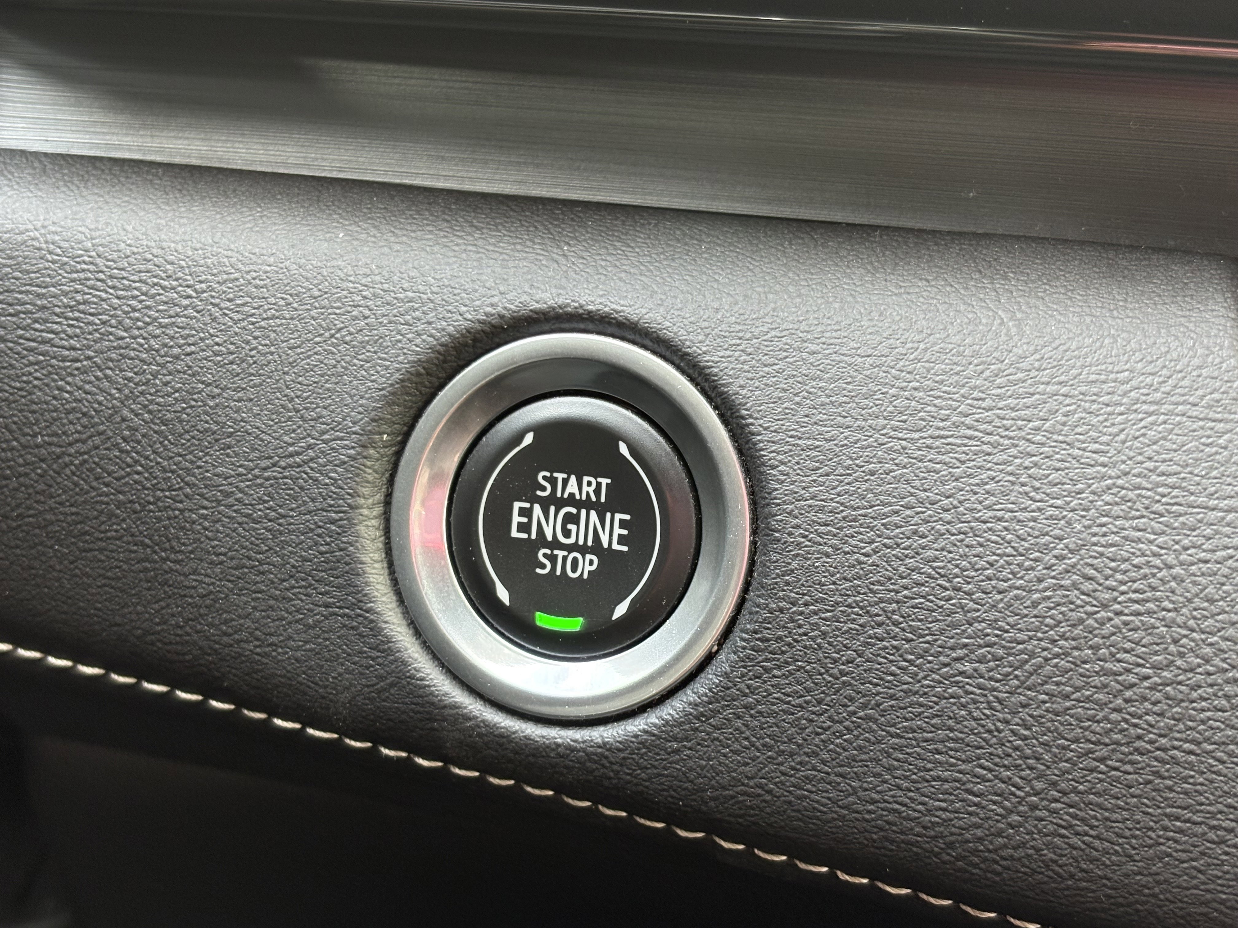 Certified 2022 Cadillac Escalade Premium Luxury image 33