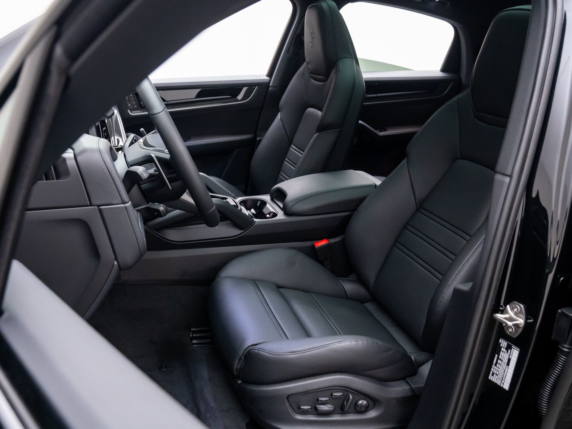 New 2026 Porsche Cayenne S image 5