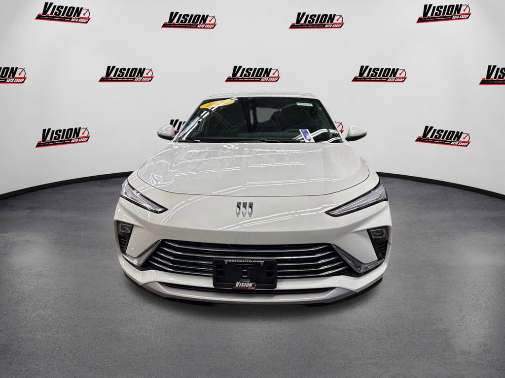 Used 2024 Buick Envista Preferred image 2