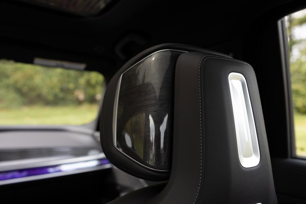 Used 2024 BMW 760i xDrive w/ Premium Package 2 image 35