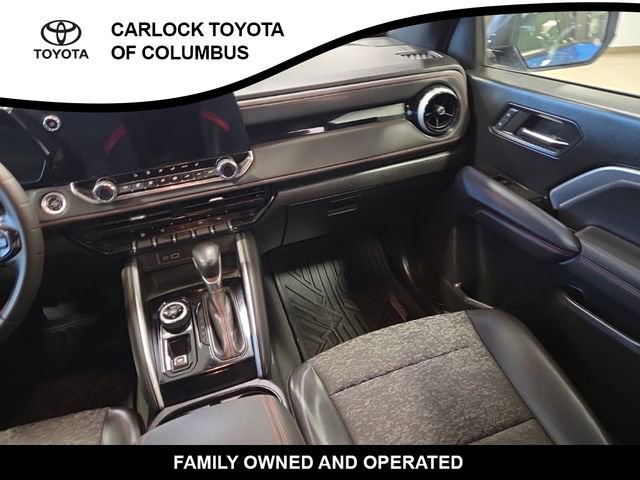 Used 2024 Chevrolet Colorado Z71 w/ Z71 Convenience Package 2 image 18