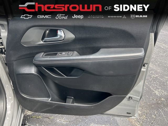 Used 2025 Chrysler Pacifica Select FWD image 23
