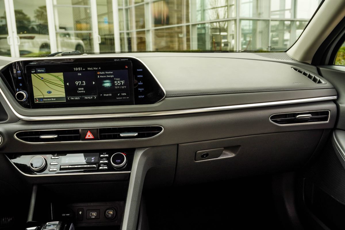 Used 2020 Hyundai Sonata Limited image 18