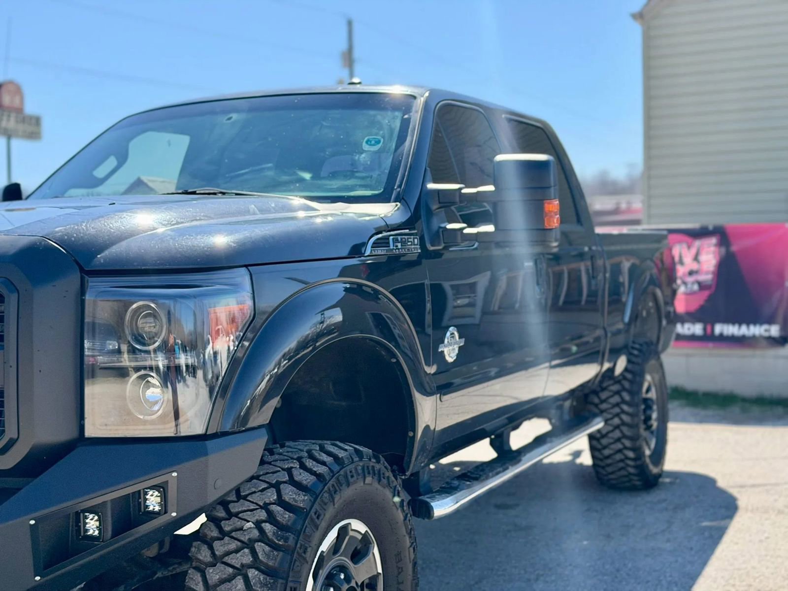 Used 2012 Ford F250 Lariat w/ Lariat Interior Pkg image 2