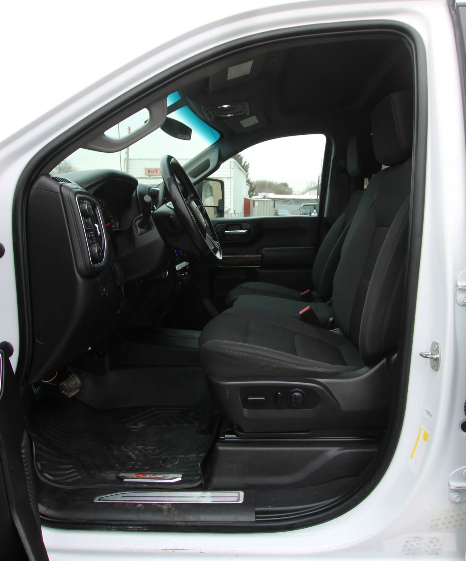 Used 2023 Chevrolet Silverado 2500 LT w/ Convenience Package image 9