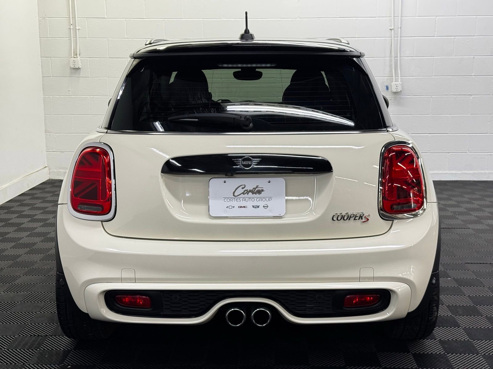 Used 2019 MINI Cooper S w/ Signature Upholstery Package image 6