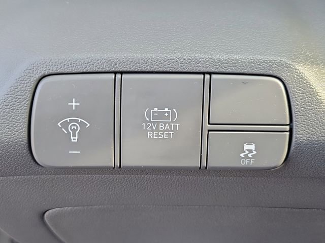 Used 2025 Hyundai Elantra SEL FWD image 19