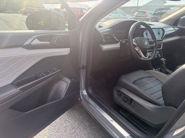 Used 2024 Volkswagen Taos SEL AWD/4WD image 10
