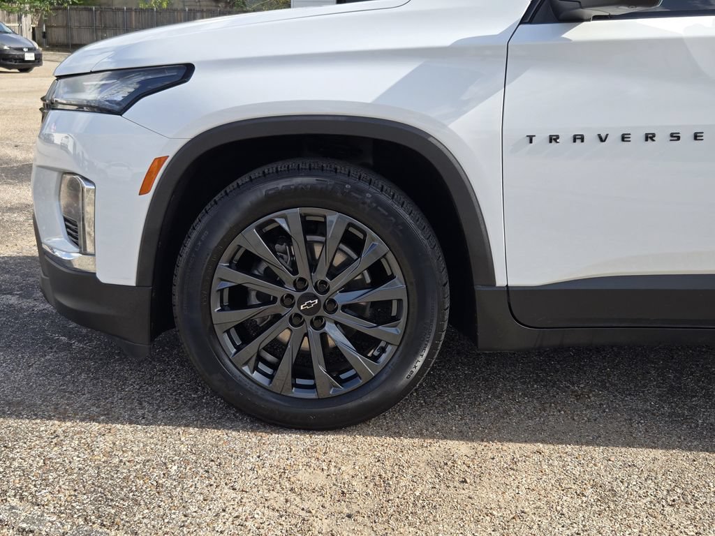 Used 2023 Chevrolet Traverse RS w/ LPO, Floor Liner Package AWD/4WD image 9
