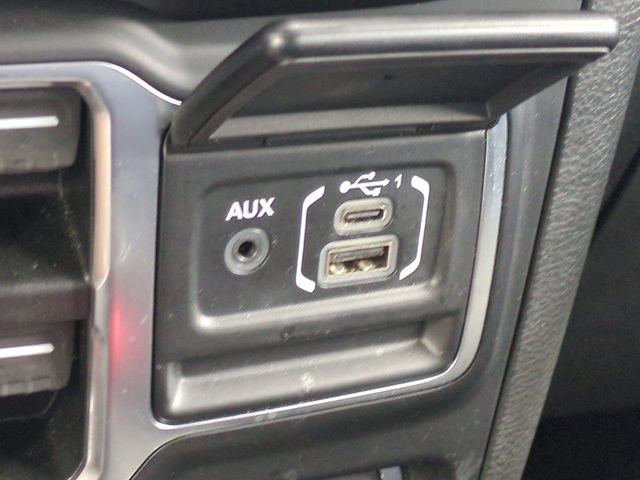 Used 2021 Jeep Wrangler Unlimited Sahara w/ Safety Group AWD/4WD image 25