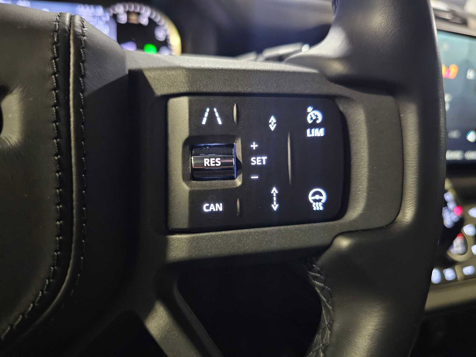 Used 2023 Land Rover Defender 110 X image 23