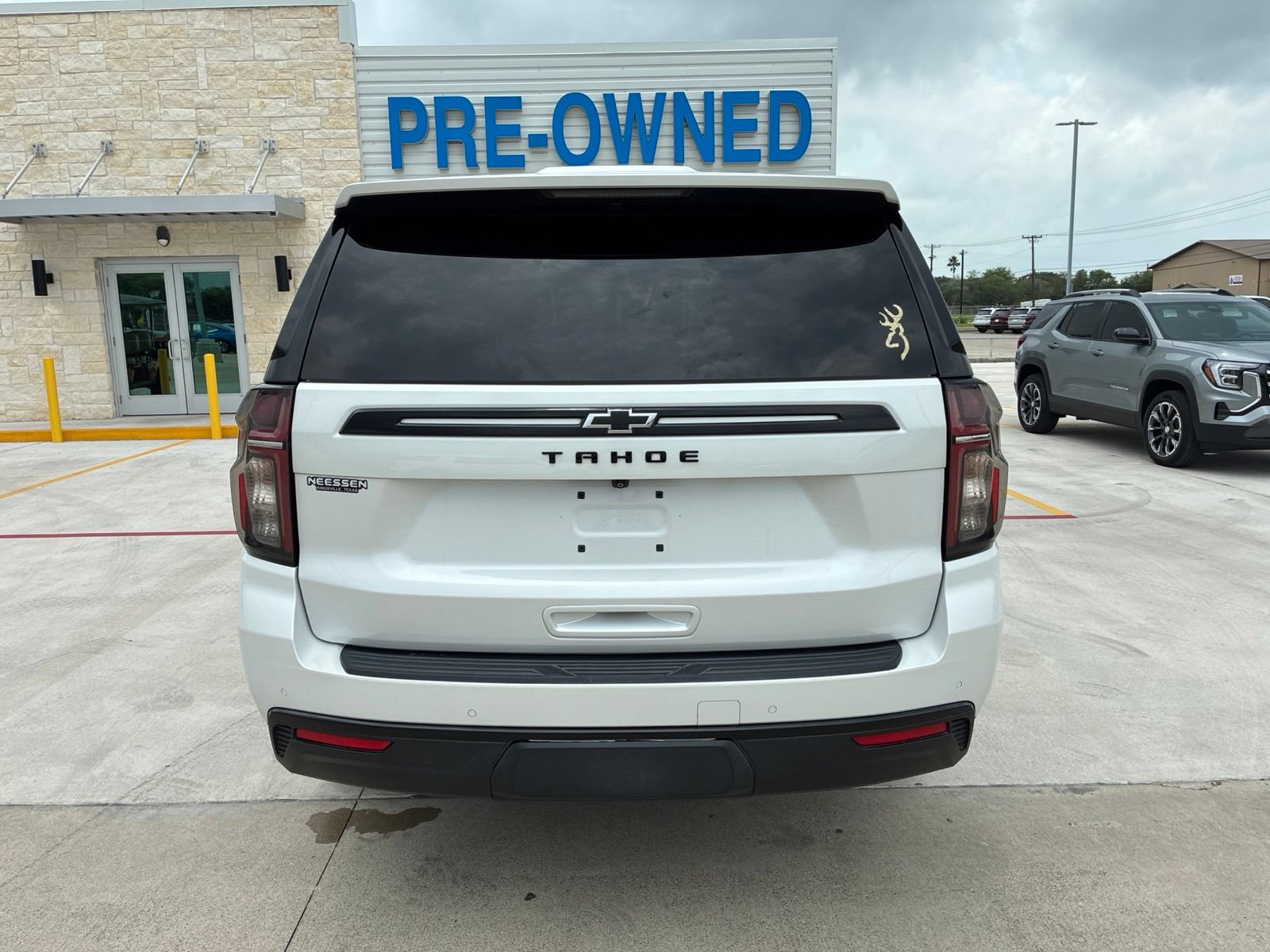 Used 2023 Chevrolet Tahoe Z71 w/ Luxury Package AWD/4WD image 6