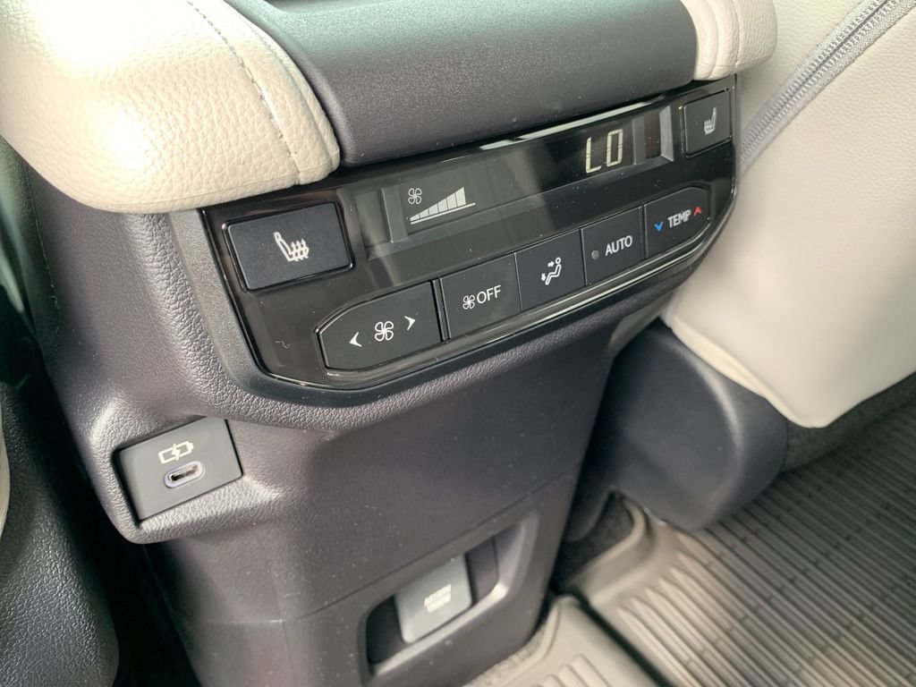 Used 2026 Toyota Grand Highlander AWD Hybrid image 15