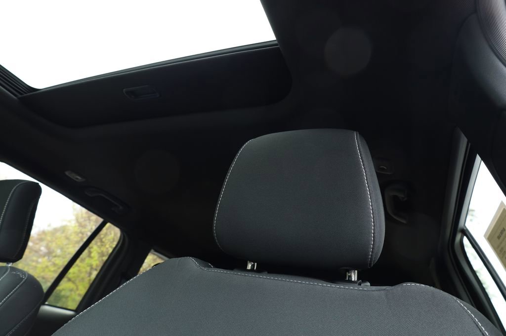 Used 2025 Jeep Grand Cherokee Laredo X w/ Trailer Tow Package image 13