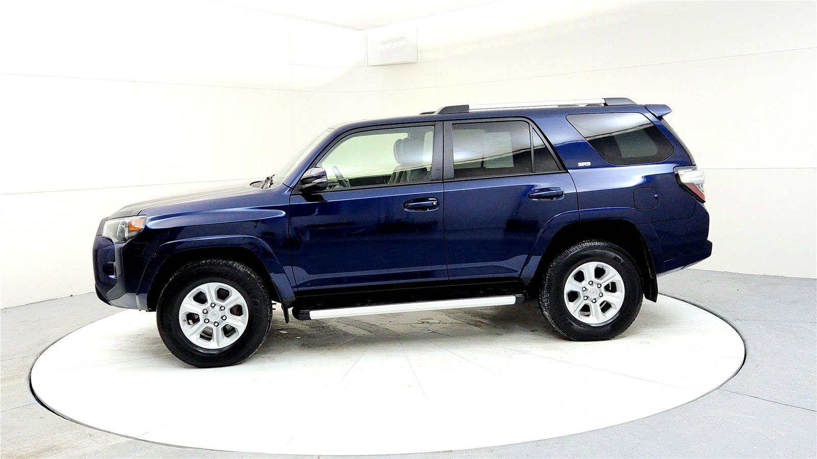 Used 2020 Toyota 4Runner SR5 Premium image 3