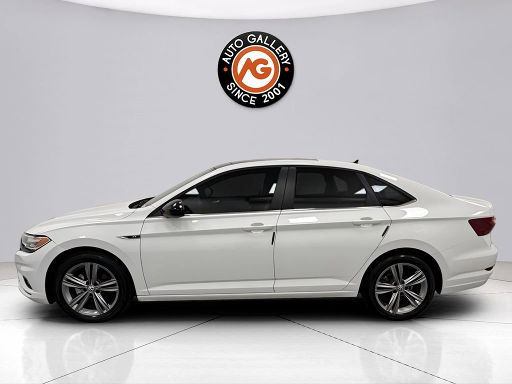 Used 2021 Volkswagen Jetta R-Line w/ R-Line Cold Weather Package image 4