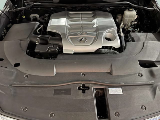 Used 2019 Lexus LX 570 4WD w/ Luxury Package image 32
