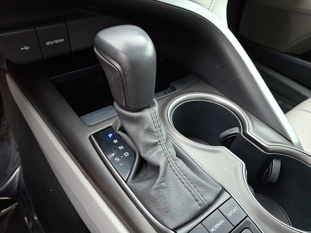 Certified 2022 Toyota Camry XSE FWD image 17