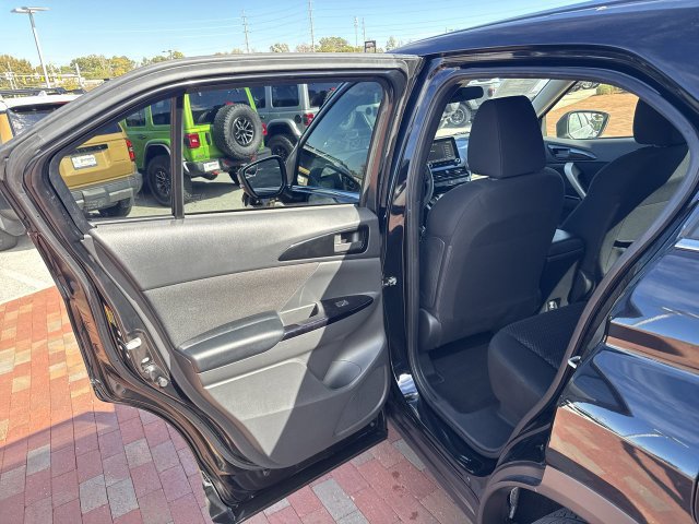 Used 2023 Mitsubishi Eclipse Cross LE AWD/4WD image 27