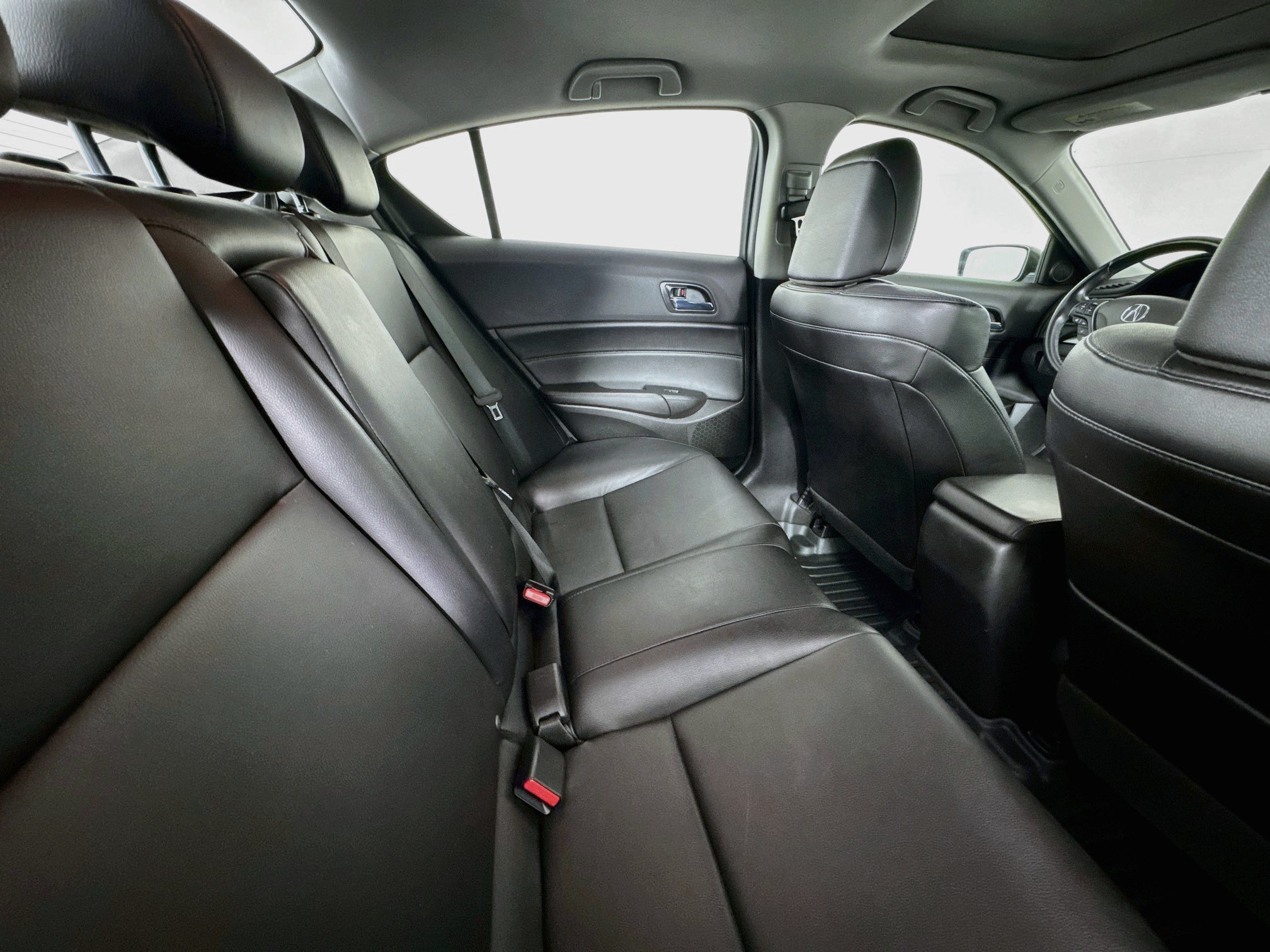 Used 2017 Acura ILX FWD image 25