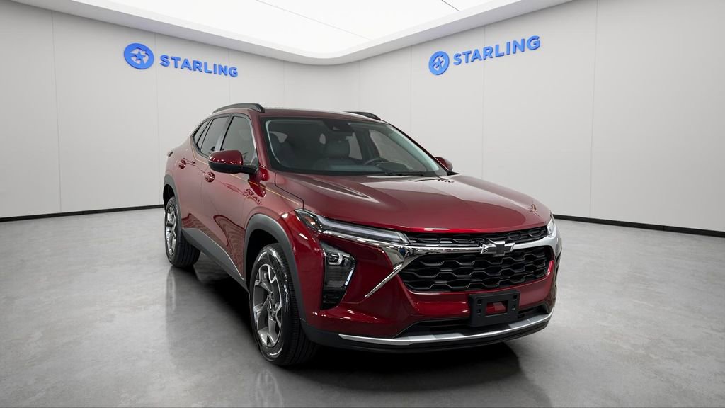 Certified 2025 Chevrolet Trax LT w/ Driver Confidence Package image 14
