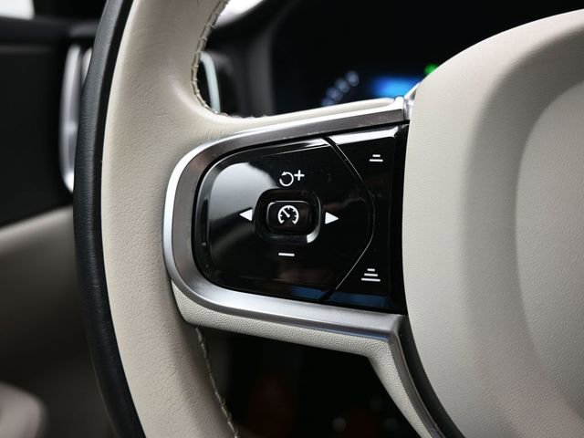 Used 2023 Volvo V60 B5 Cross Country Plus image 24