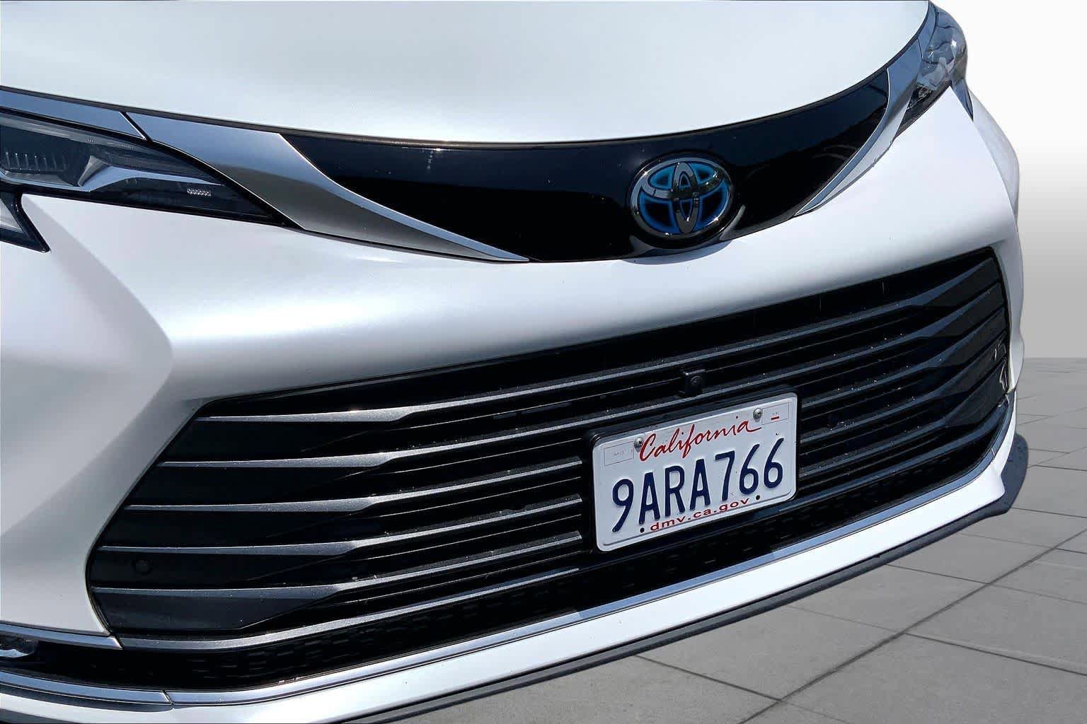 Used 2022 Toyota Sienna Platinum AWD/4WD image 29