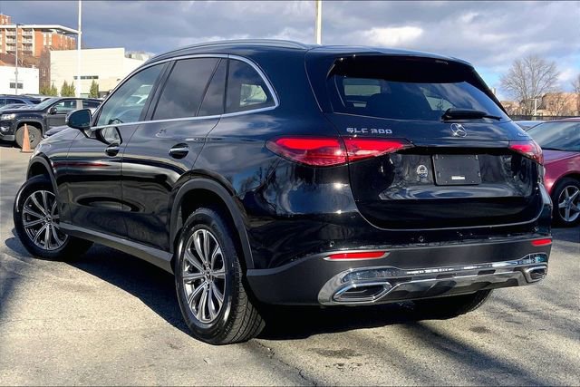 Used 2025 Mercedes-Benz GLC 300 4MATIC image 10