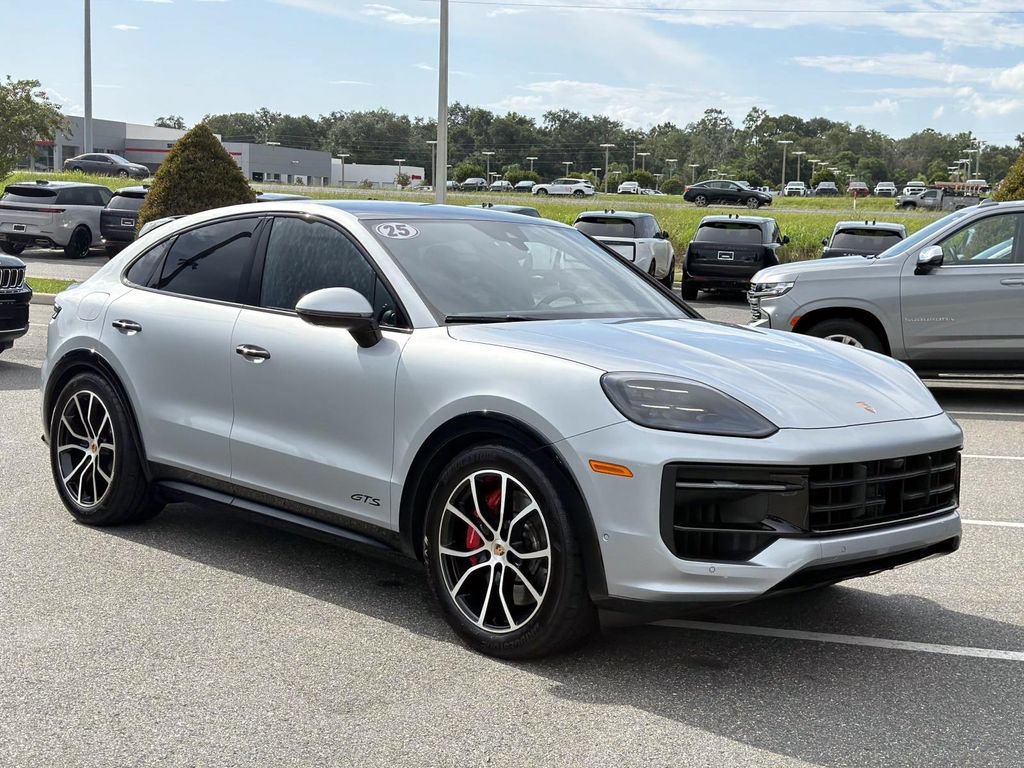 Used 2025 Porsche Cayenne GTS AWD/4WD image 7