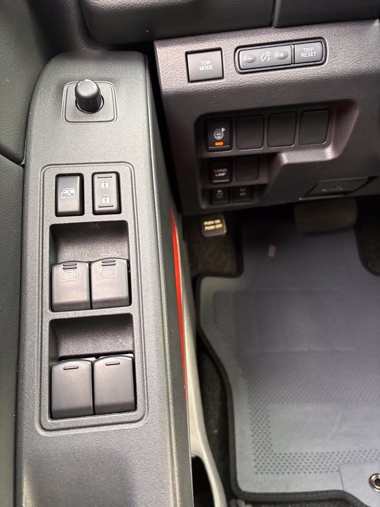Used 2026 Nissan Frontier PRO-4X AWD/4WD image 28
