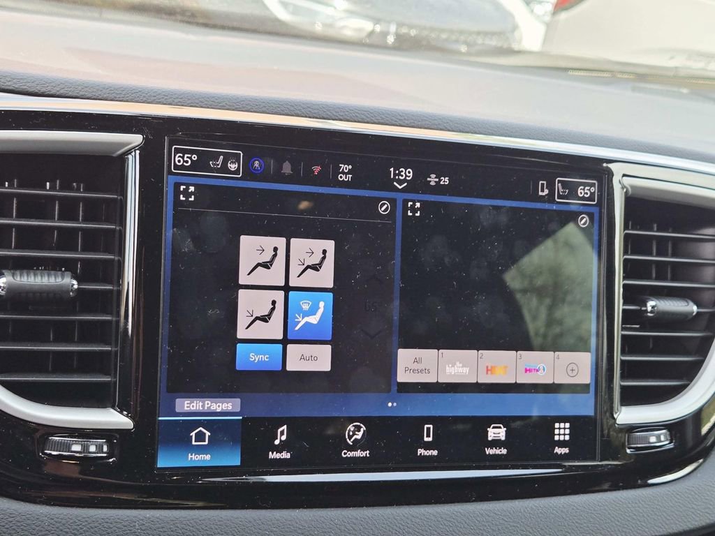 Used 2026 Chrysler Voyager LX image 26