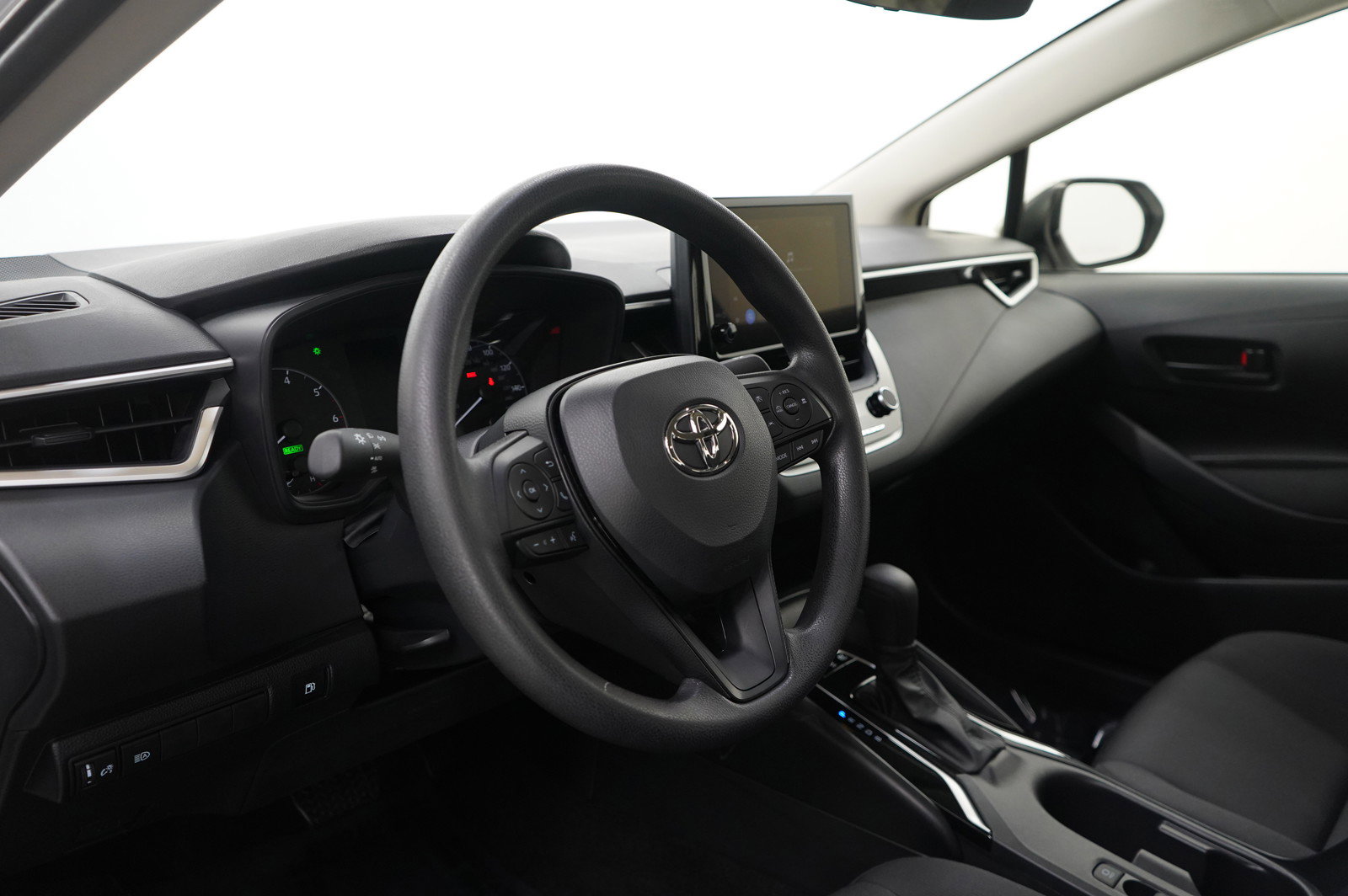 Used 2025 Toyota Corolla LE image 15