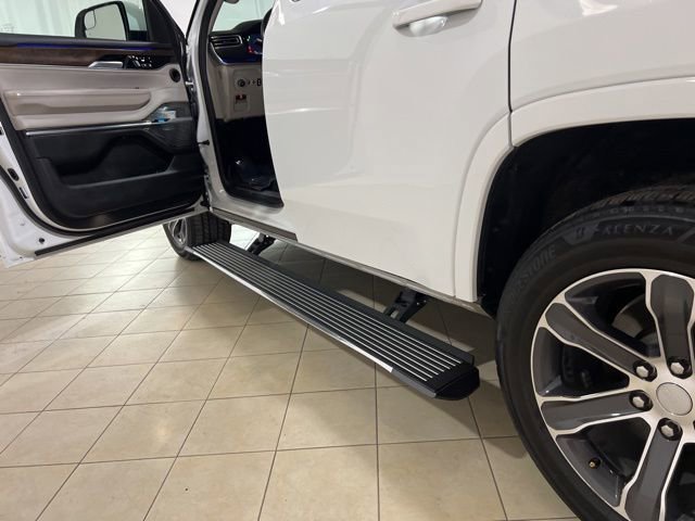 Used 2022 Jeep Grand Wagoneer Series I w/ Flexible Seating Group image 34