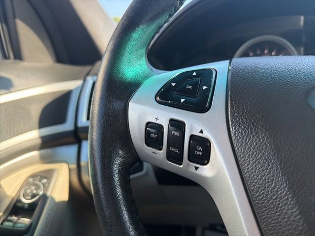 Used 2015 Ford Explorer XLT w/ Equipment Group 202B AWD/4WD image 40