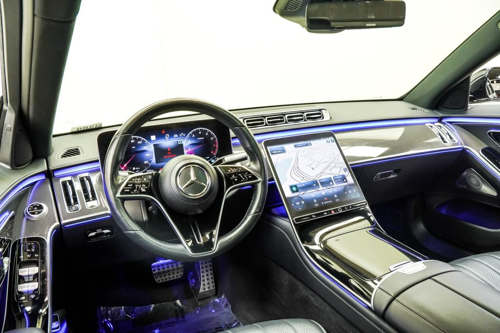 Used 2022 Mercedes-Benz S 500 4MATIC w/ AMG Line Package image 4