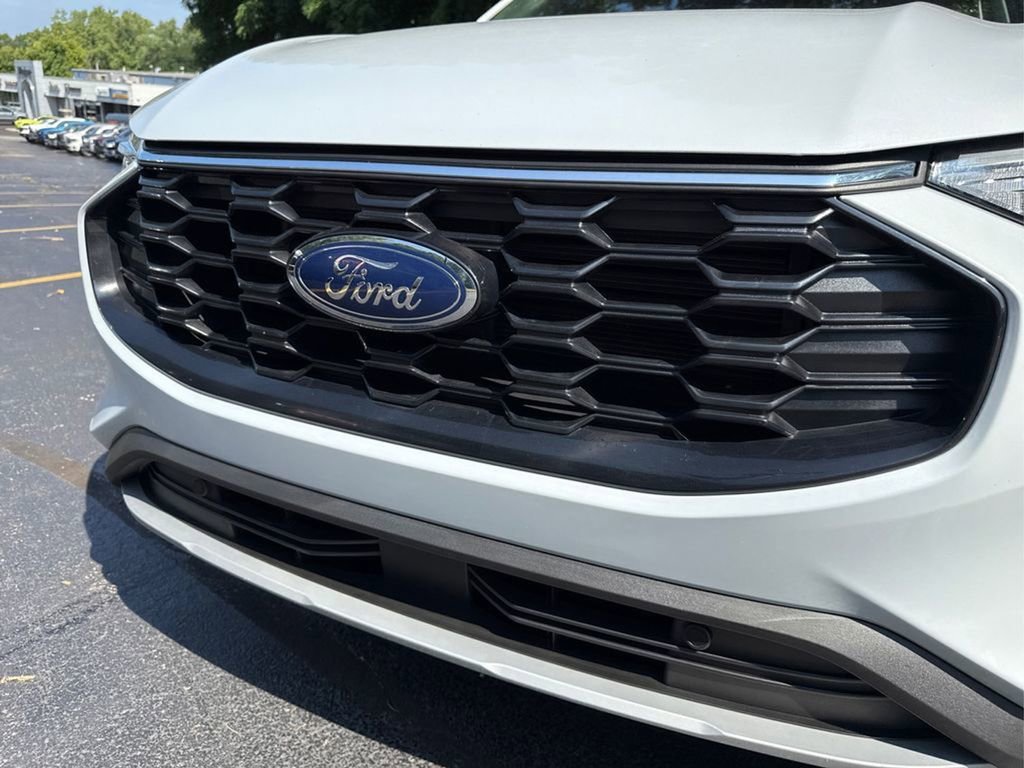 Used 2025 Ford Escape ST-Line image 16